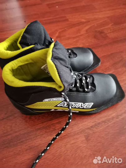 Лыжные ботинки