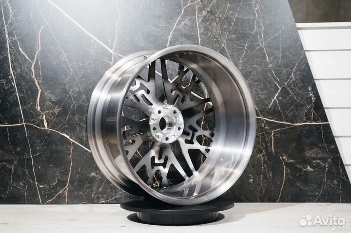 Кованные диски R21 BMW M5