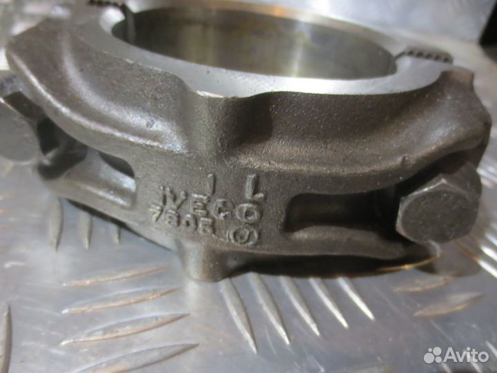 Шатун Iveco 504028545