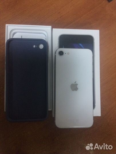iPhone SE (2020), 64 ГБ