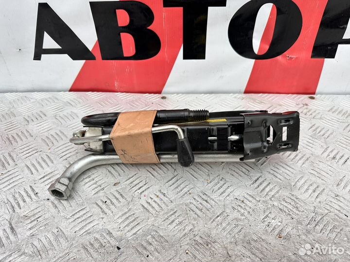 Домкрат Golf 6