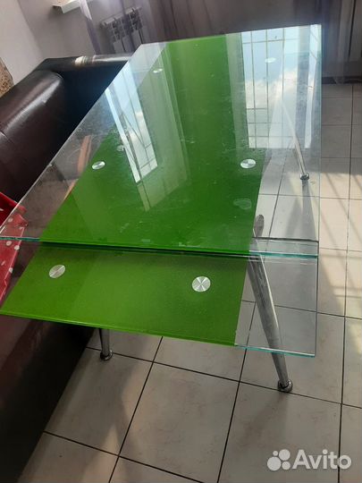 Стол стеклянный