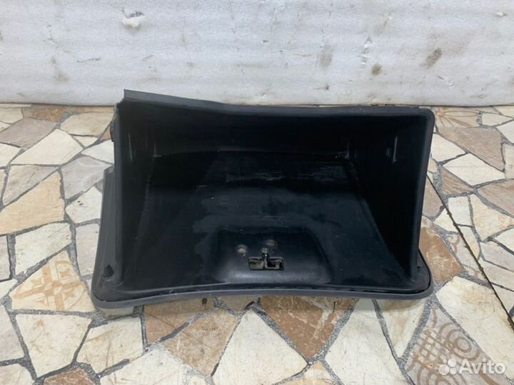 Бардачок Kia Rio хэтчбэк 1.4 G4EE 2011