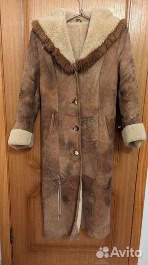 Дубленка натуральная женская 42 44 с капюшоном