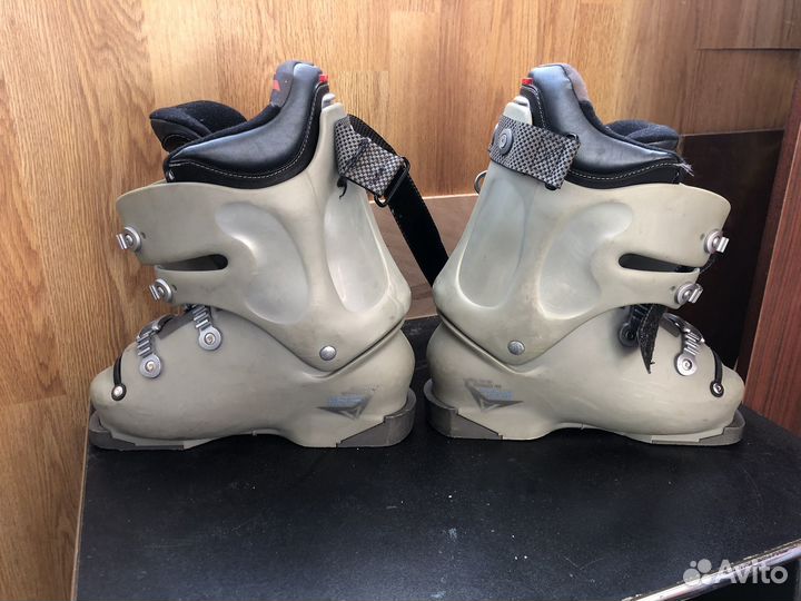 Горнолыжные ботинки