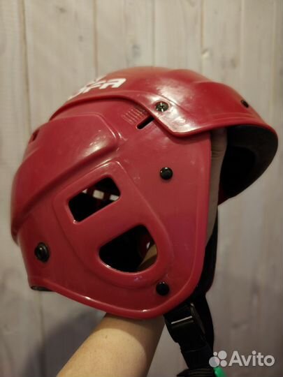 Шлем для хоккея и клюшка