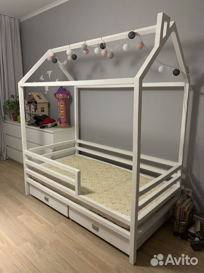 Детская кровать домик с матрасом