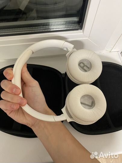 JBL Tune 590BT белые