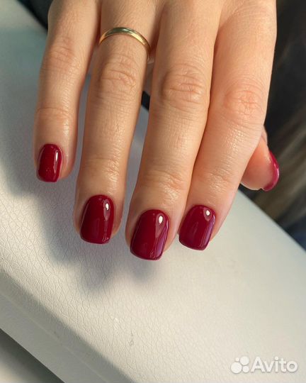 Маникюр и педикюр