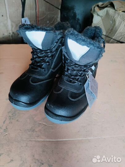Ботинки зимние новые,40р