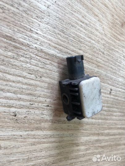 Датчик удара Mercedes-Benz S-Class W221