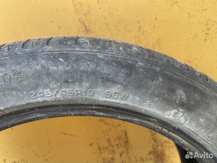 Michelin 4X4 A/T 245/45 R19 98