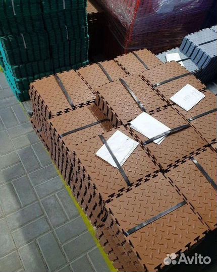 Модульная плитка пвх в спорт зал