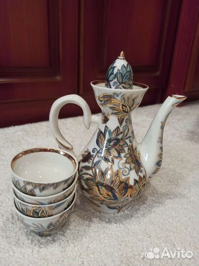 Чайник-кувшин фарфоровый и 4 пиалы.Кисловодск.ссср