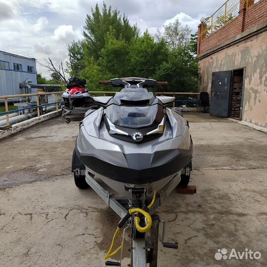 Гидроцикл SEA-DOO GTX Limited 300 2019г. с прицепо