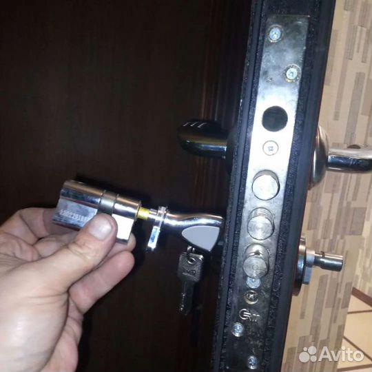 Вскрытие-Замена Замков,Квартиры-машины-сейфы