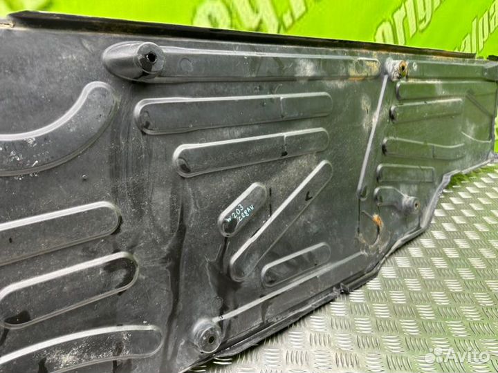 Защита днища левая Mercedes-Benz C-Class W203