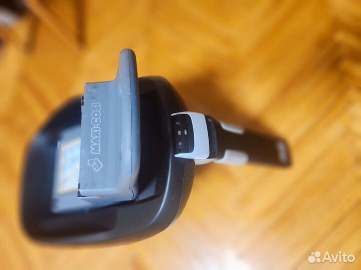 Детское кресло Maxi Cosi с базой isofix
