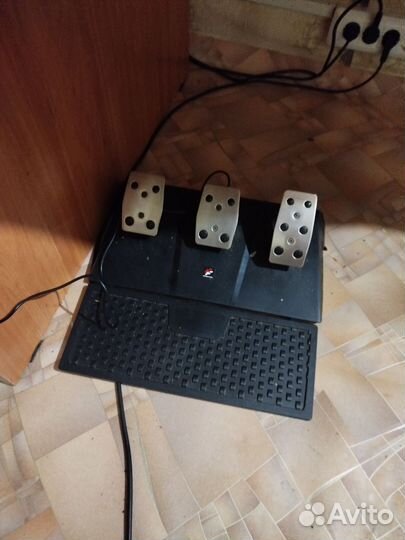 Игровой руль 900 градусов 3 педали и кпп
