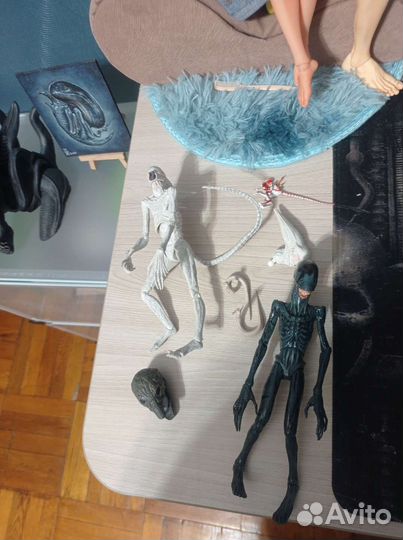 Дьякон и неоморф на доставку