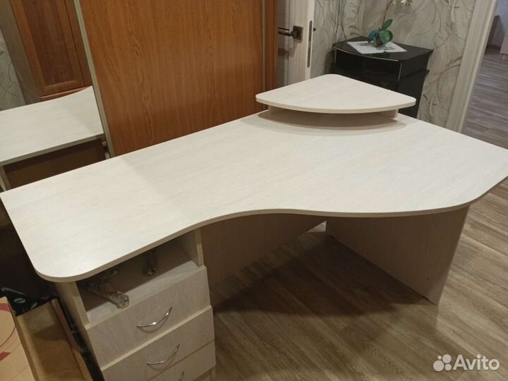 Угловой компьютерный стол бу
