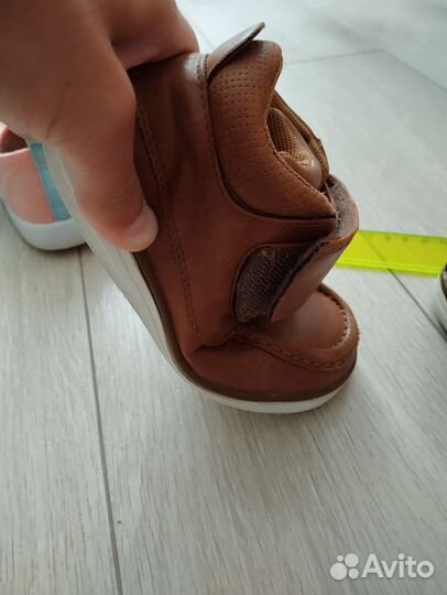 Ботинки для девочки / мальчика 23 размер