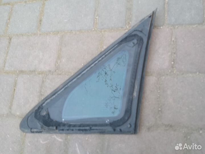 Стекло форточки правое вито 639 кузов