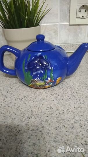 Заварочный чайник и чашка