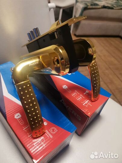 Замок дверной врезной