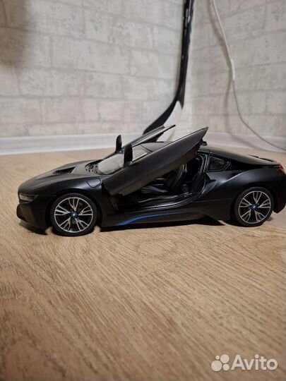 Машинка на пульте управления bmw i8