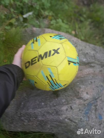 Футбольный мяч demix