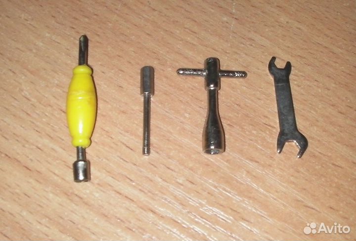 Набор (4шт) ключей для настольного скейборда