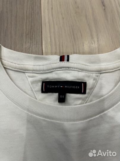 Tommy hilfiger футболка