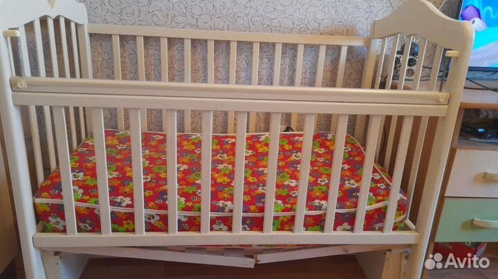 Детская кроватка