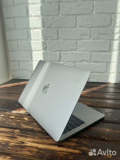 Ноутбук MacBook Pro 13inch 2016 SG 256гб/i5/8гб