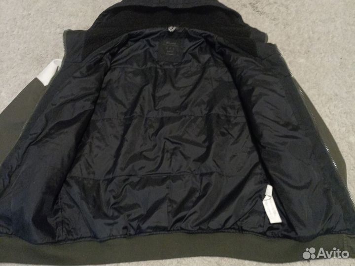 Куртка для мальчика Bershka 44 размер