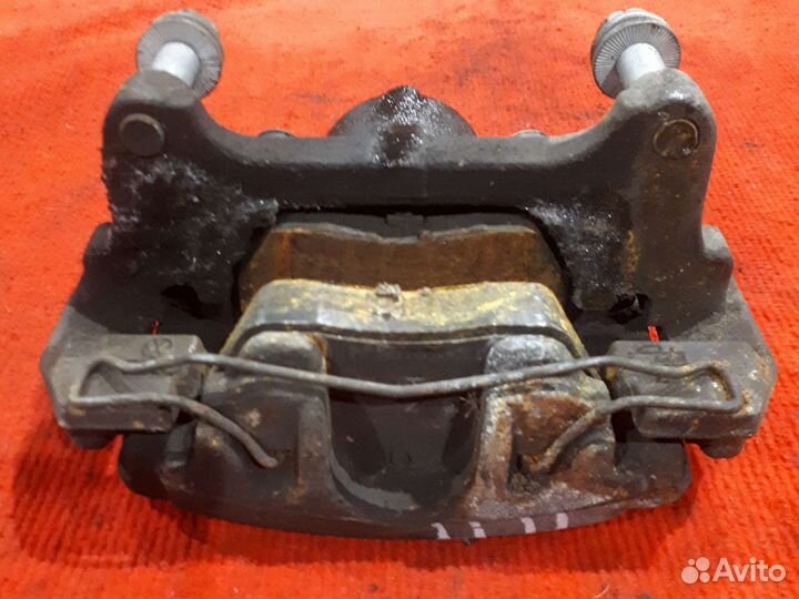 Правый передний суппорт фольксваген пассат б6