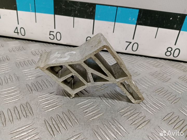 Б/У Кронштейн радиатора левый Mercedes X253#002