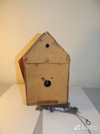 Старинные настенные часы с кукушкой