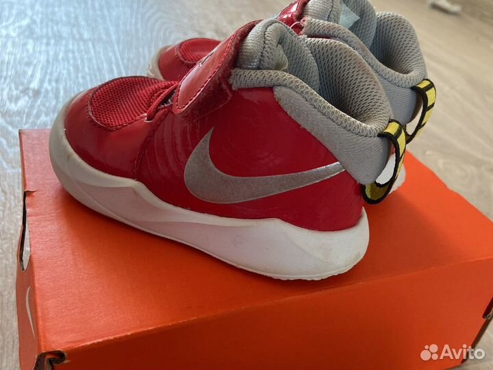 Кроссовки Nike