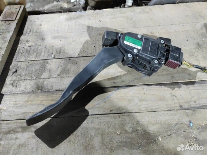 Педаль газа мицубиси кольт/смарт