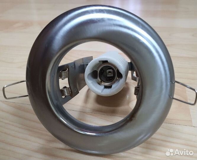 Светильник потолочный встраиваемый