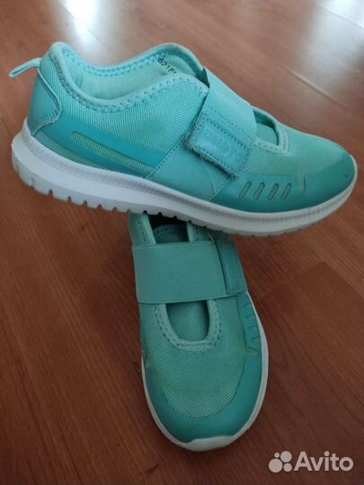 Кроссовки для девочки