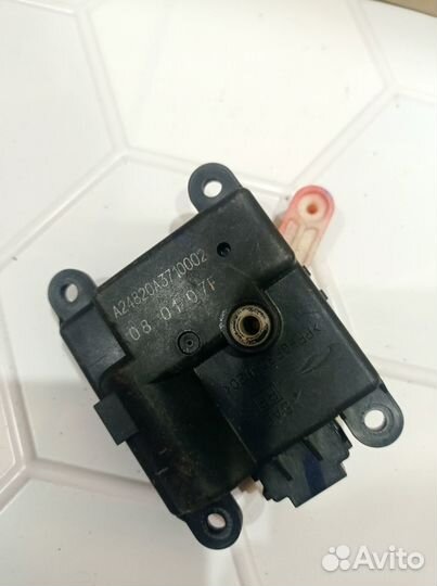 Сервопривод заслонки печки