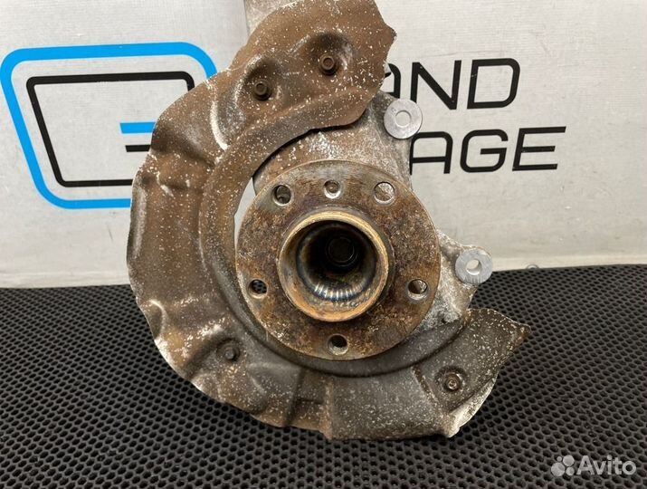 Кулак передний левый Bmw 7-Series F01 N54B30A 3.0