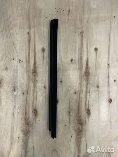 Накладка стекла задняя правая Lexus RX450h