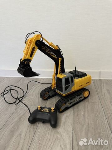 Экскаватор на радиоуправлении