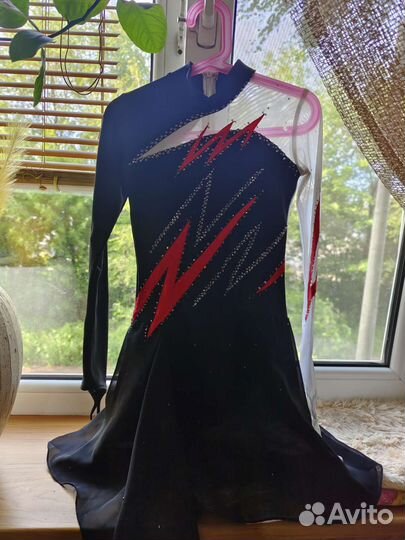 Платье для фигурного катания