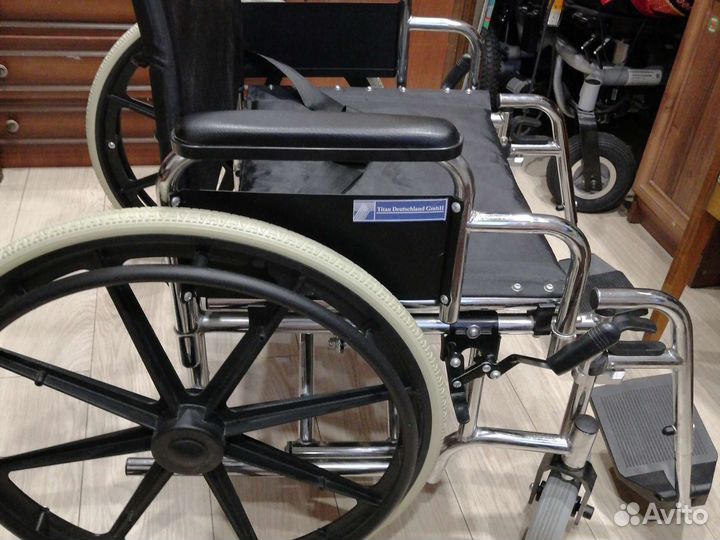 Инвалидная коляска новая