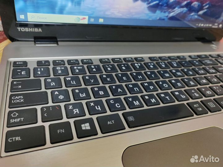 Ноутбук toshiba FHD для учебы и win 10 Обмен